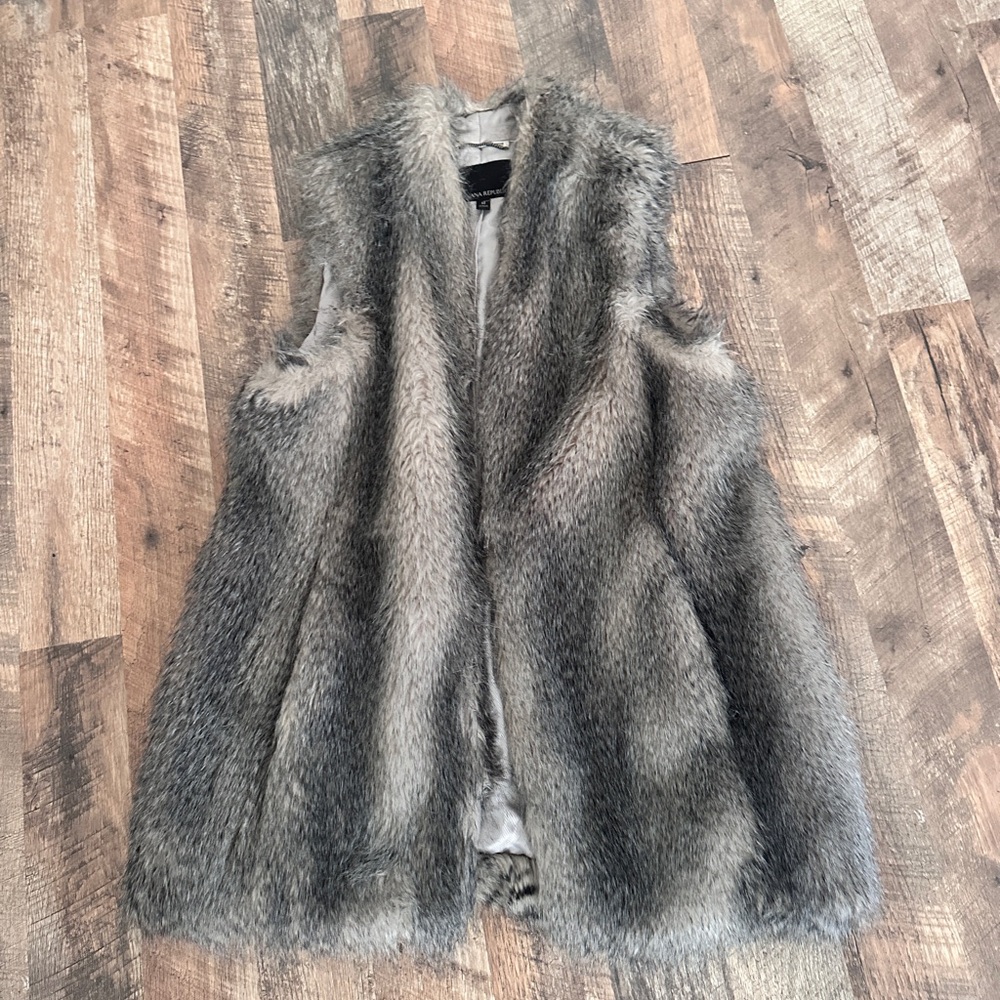 Banana Republic Faux Fur Vest - Gray size M